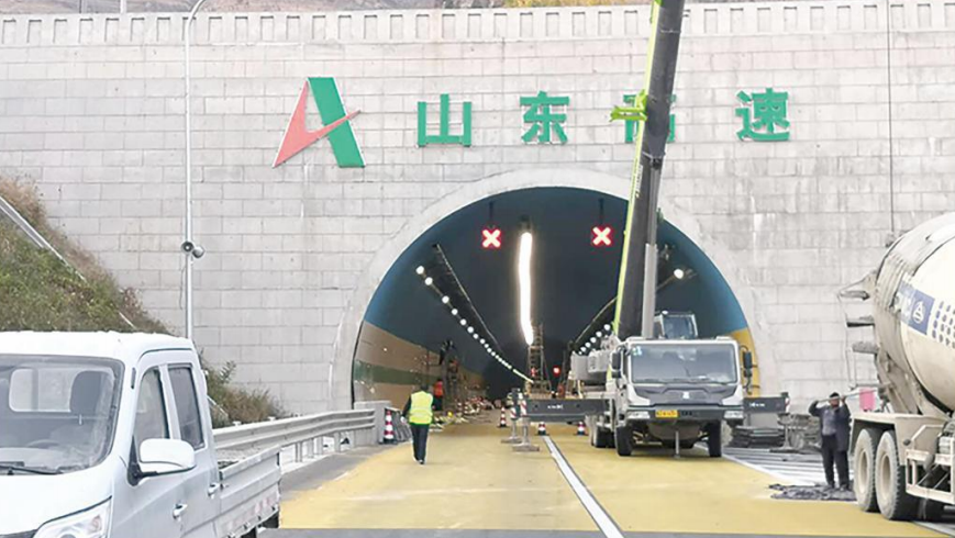 山東濟南二環路隧道鋼鈣板 象牙白+翠綠色142000㎡